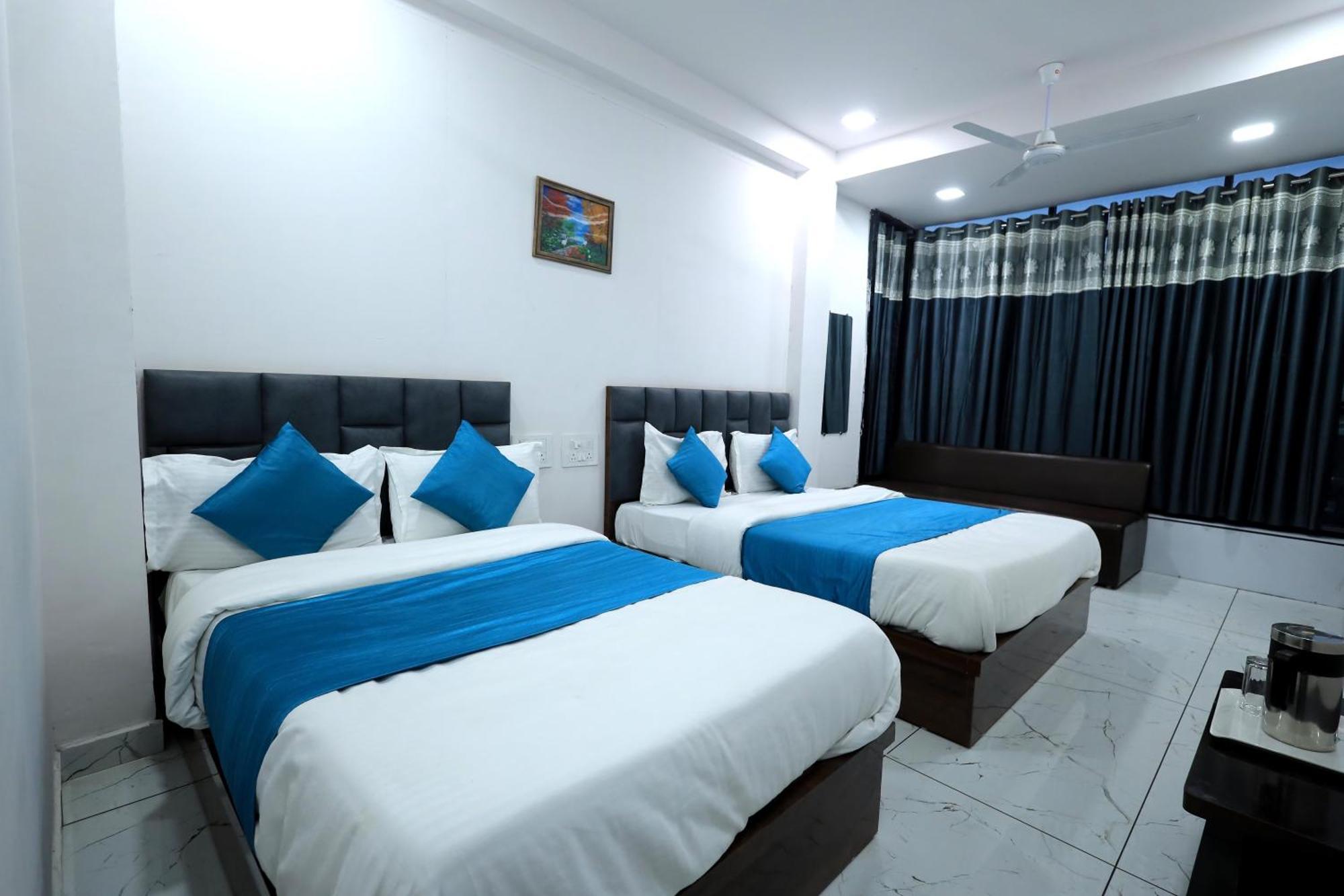 Hotel Season Ахмедабад Экстерьер фото