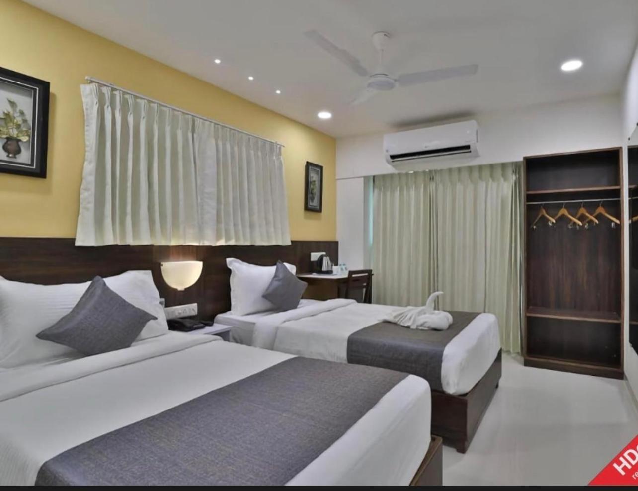 Hotel Season Ахмедабад Экстерьер фото